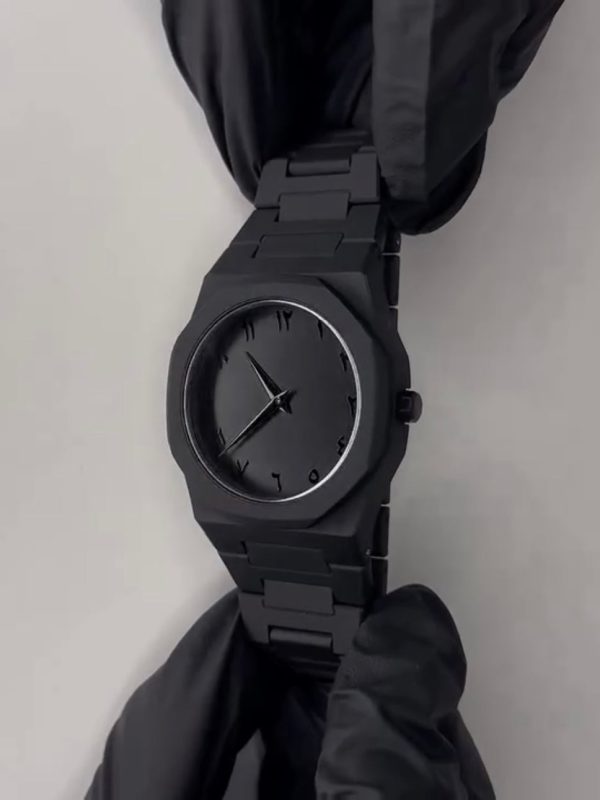 Black Aura Quartz Watch β Sleek & Lightweight Analog Timepiece for Men